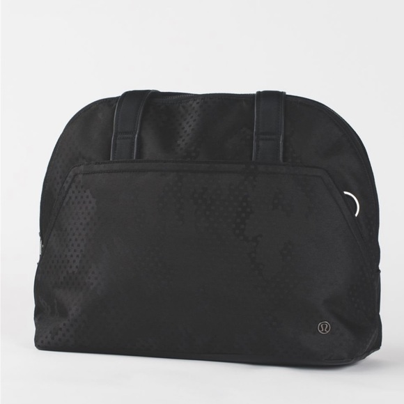 availability for a travel toiletry wash bag Peak Design Small Pouch, Eclipse, Weatherproof Bag, Upright or Hanging Toiletry Kit with Pockets, Magnetic Toothbrush Pocket, Wide UltraZip Opening, Toiletry Men and Women backpacks at target jansport Silver Cup Holder:No Cup Holder 4.5m and flexible